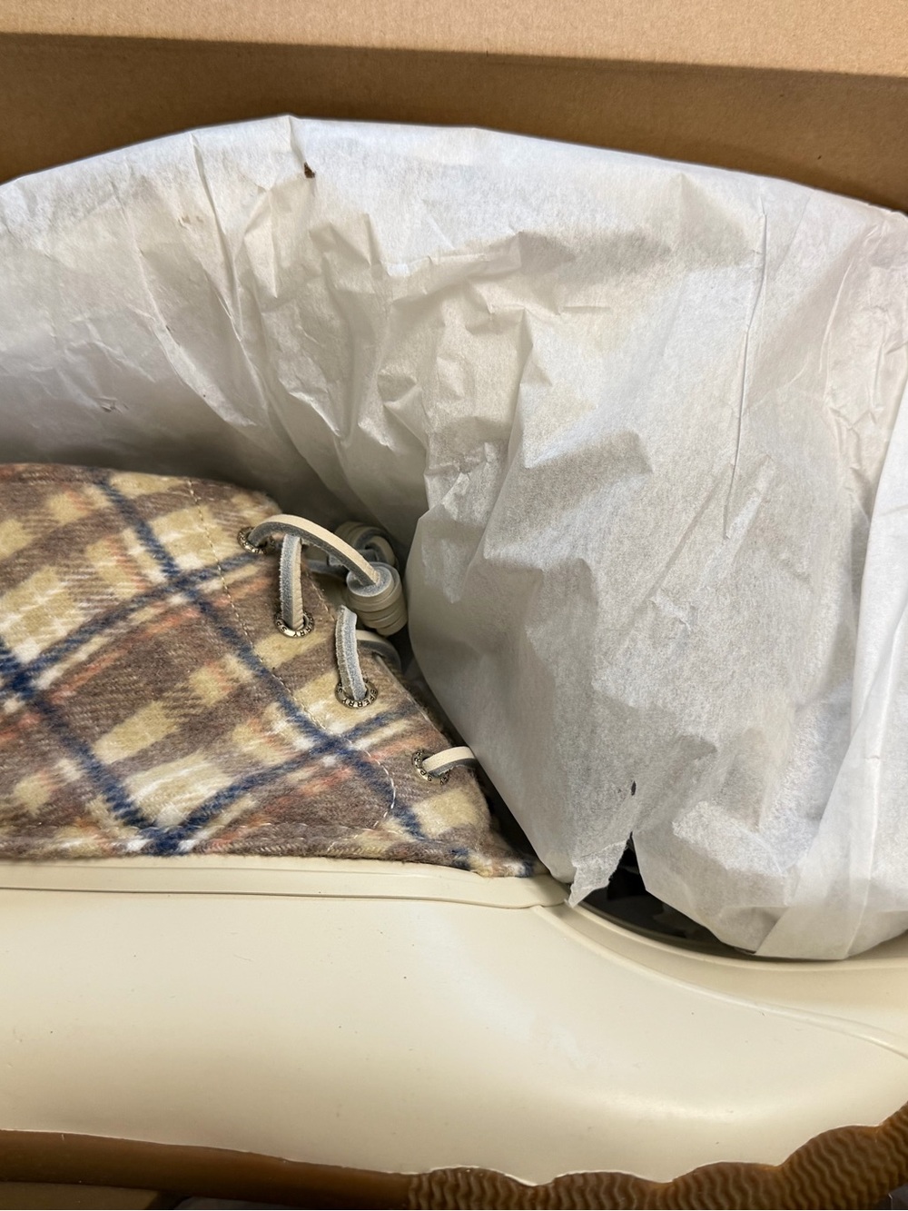 Sperry Plaid Accent Pillow in Beige, Brown, Cream, and Blue sz 9